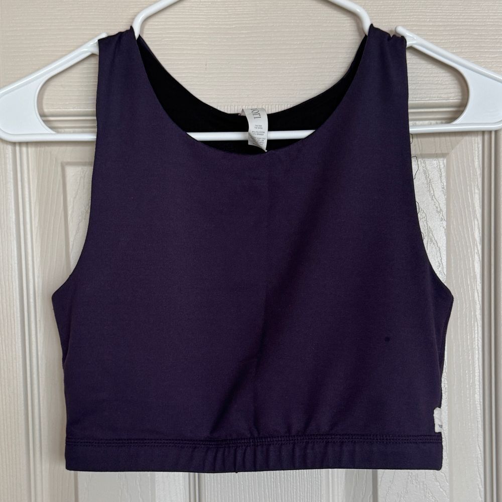 Vuori women's crop athletic tank in purple size small y1